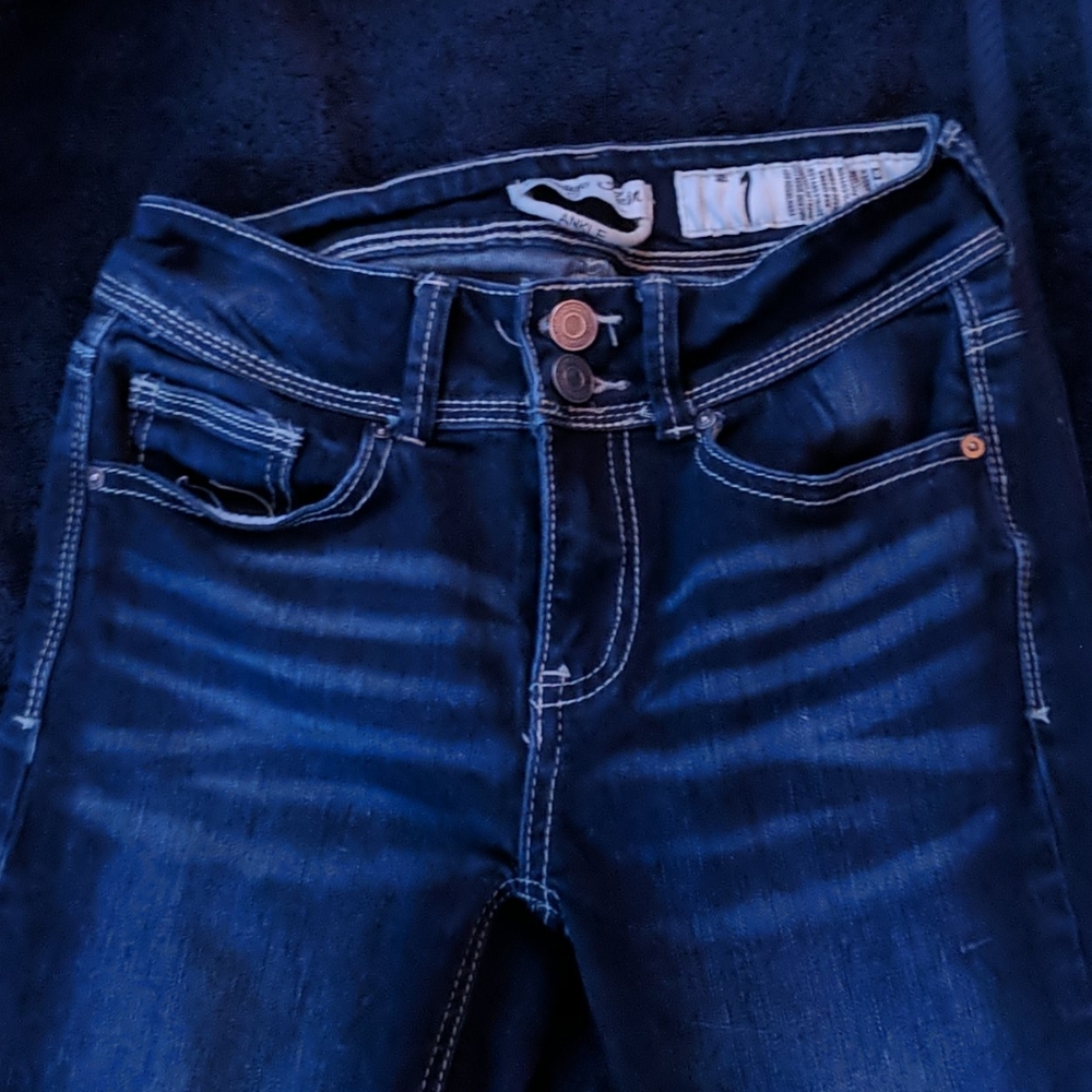 Jeans - Picture 2 of 3